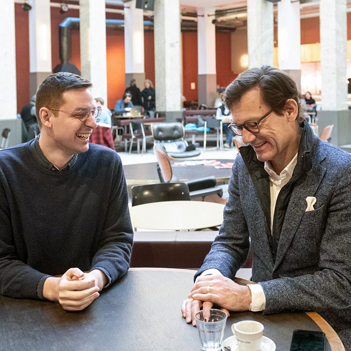 Mentee Kristi Cenolli und Mentor Daniel Hanimann